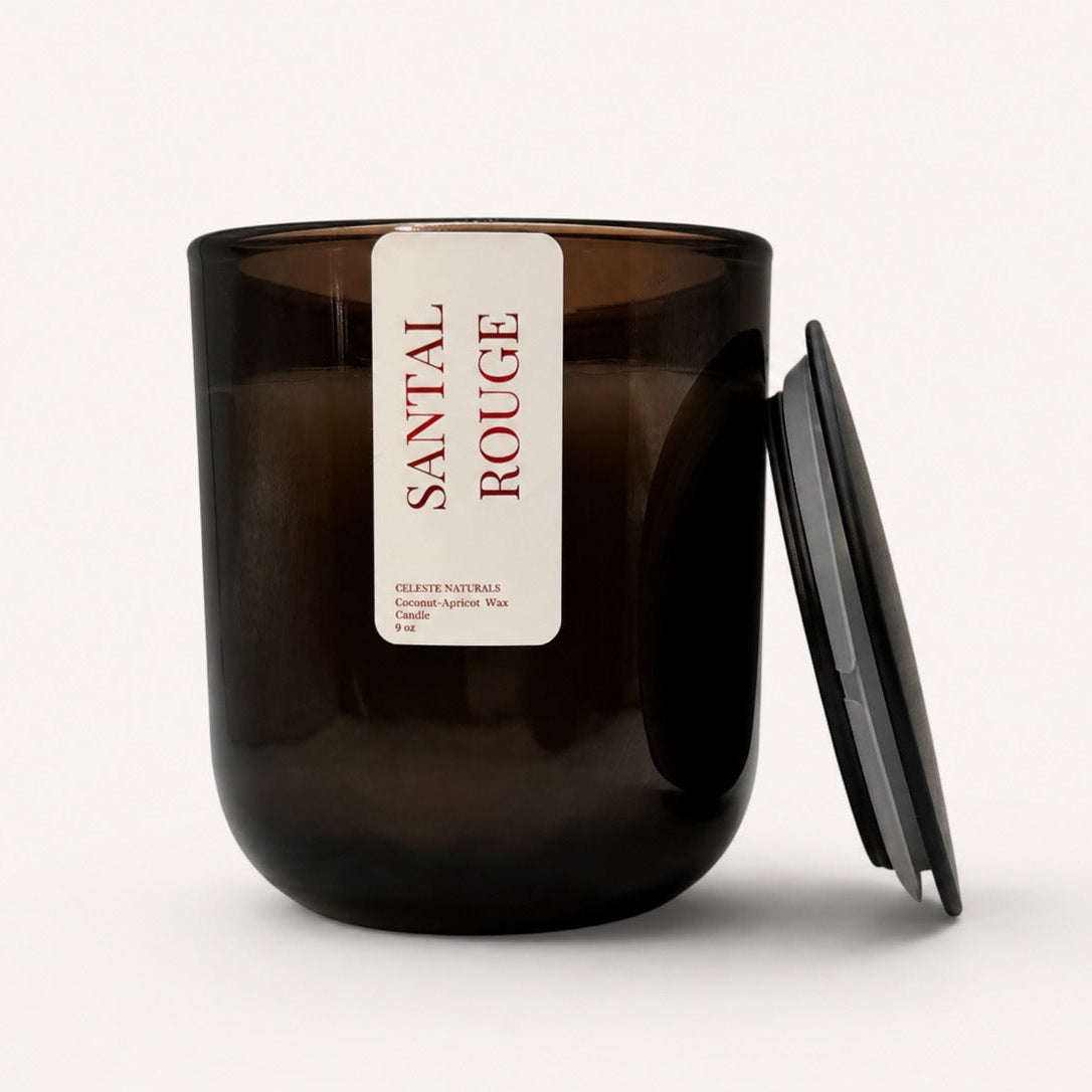 CELESTE NATURALS SANTAL ROUGE Candle with leaning lid